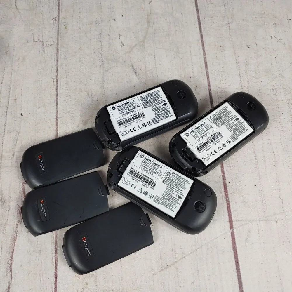 LOT OF 3 - Motorola C139 Black Candy Bar Cell Phones TESTED WORKING w/ Chargers